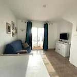 Apartman Brut - Con Piscina Junto La Playa